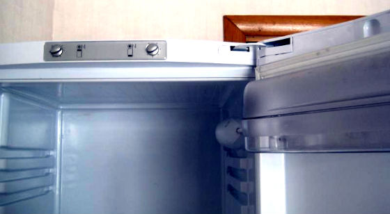 Перевесить двери холодильника в Одинцово | Вызов мастера по холодильникам на дом